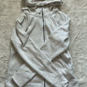 Lululemon like new lined sweatshirt